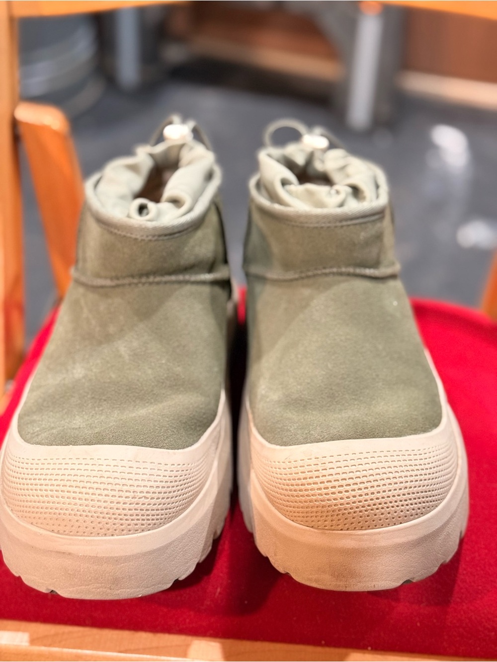 Men's UGG Footwear Subcategory Identification